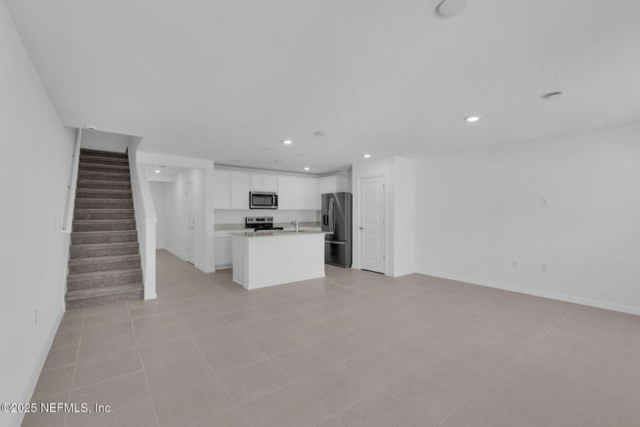 Spacious, unfurnished interior of a new home in Normandy Pines, Jacksonville (Image 13).