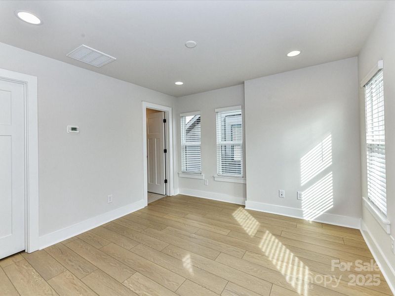 Spacious, unfurnished interior of a new home in North End Terraces, Charlotte (Image 11).