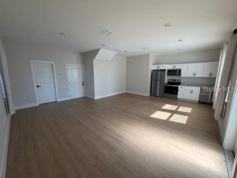 Spacious, unfurnished interior of a new home in , St. Petersburg (Image 27). Spacious, unfurnished interior of a new home in , St. Petersburg (Image 27).