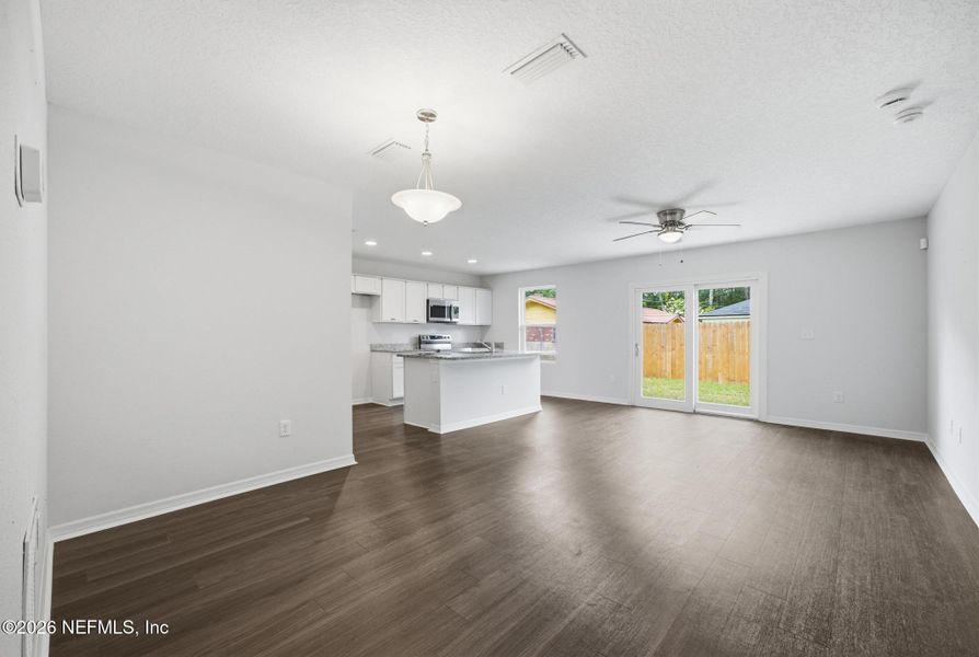Spacious, unfurnished interior of a new home in , Jacksonville (Image 26).