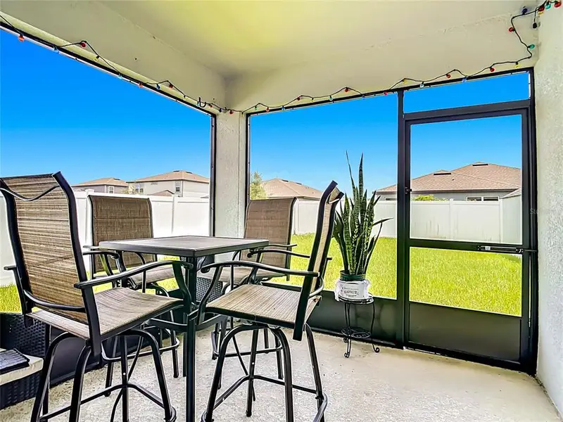 Exterior details and patio area of a home in , Winter Haven (Image 4).