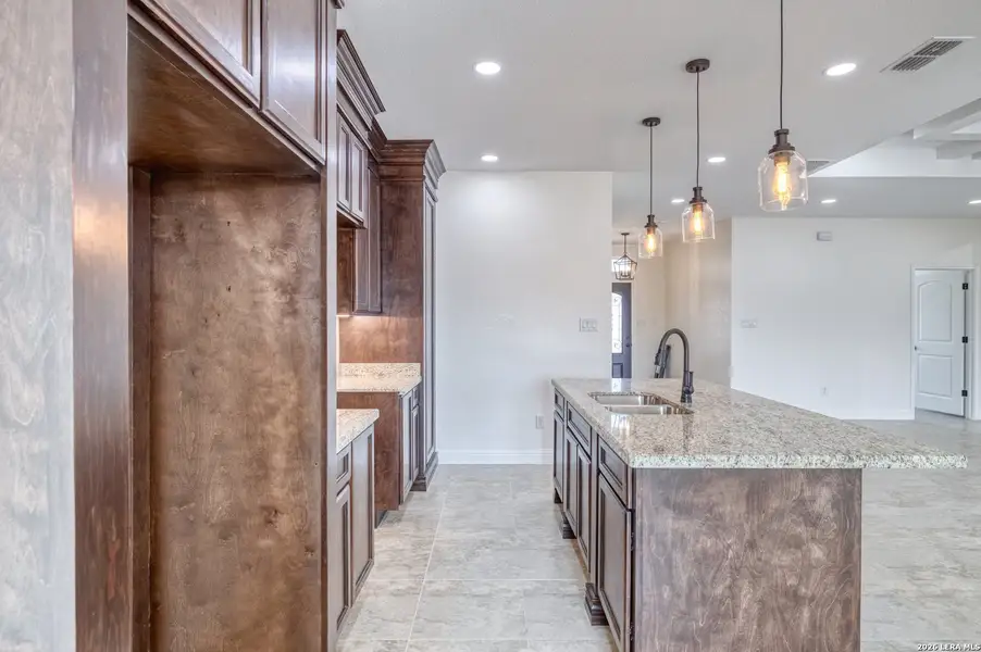 Furnished interior view inside a new home in , Uvalde (Image 4).