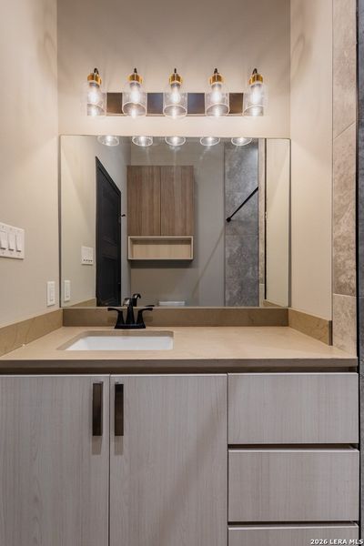 Furnished interior view inside a new home in , Eagle Pass (Image 7).