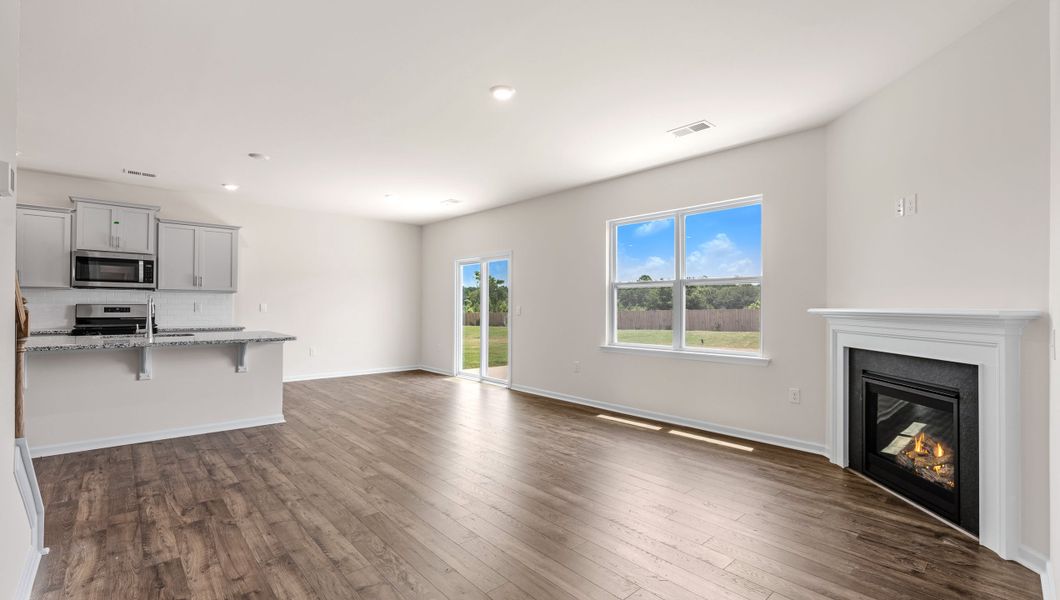 Spacious, unfurnished interior of a new home in Benjamin's Grove, Woodruff (Image 18).