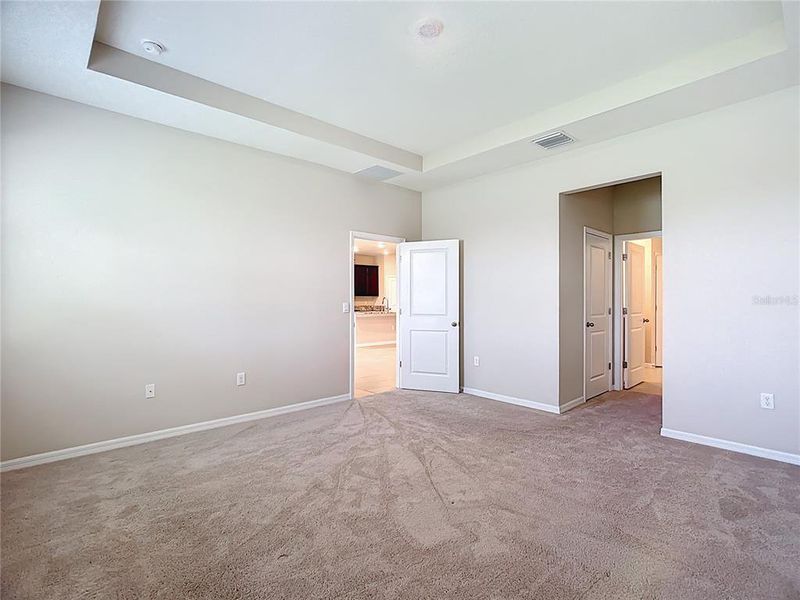 Spacious, unfurnished interior of a new home in Farm at Varrea Villas, Plant City (Image 23). Spacious, unfurnished interior of a new home in Farm at Varrea Villas, Plant City (Image 23).