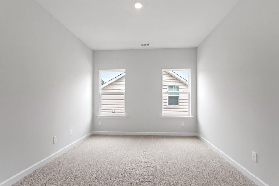 Spacious, unfurnished interior of a new home in , Summerville (Image 22).