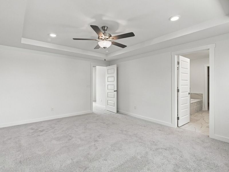 Spacious, unfurnished interior of a new home in Calista Farms, White House (Image 30).
