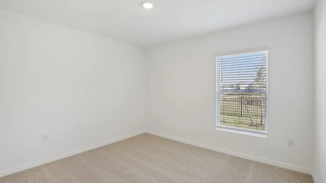 Spacious, unfurnished interior of a new home in Waterford, Brooksville (Image 23).