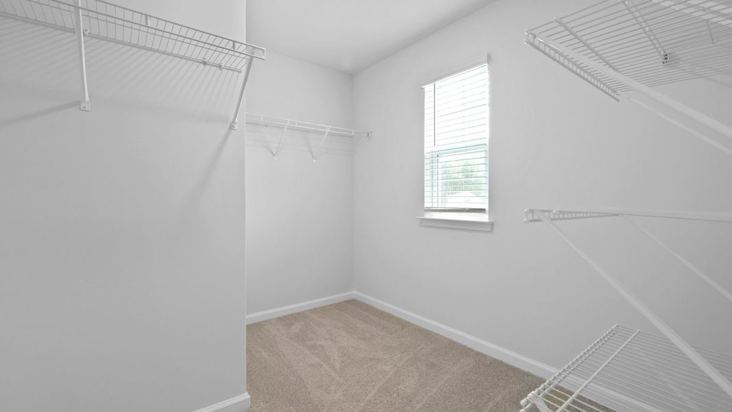 Representative unfurnished interior of a home built from the ROBIE by D.R. Horton in Hillcrest, Ravenel (Image 21).