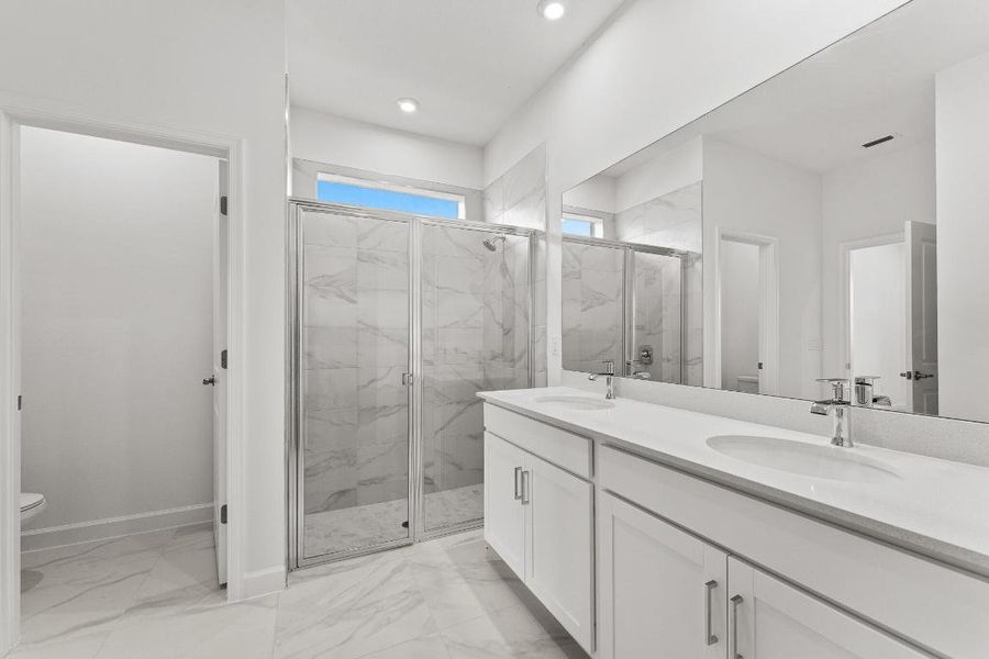 US_SEF_CASCADES_LOT 350_owners bath 2