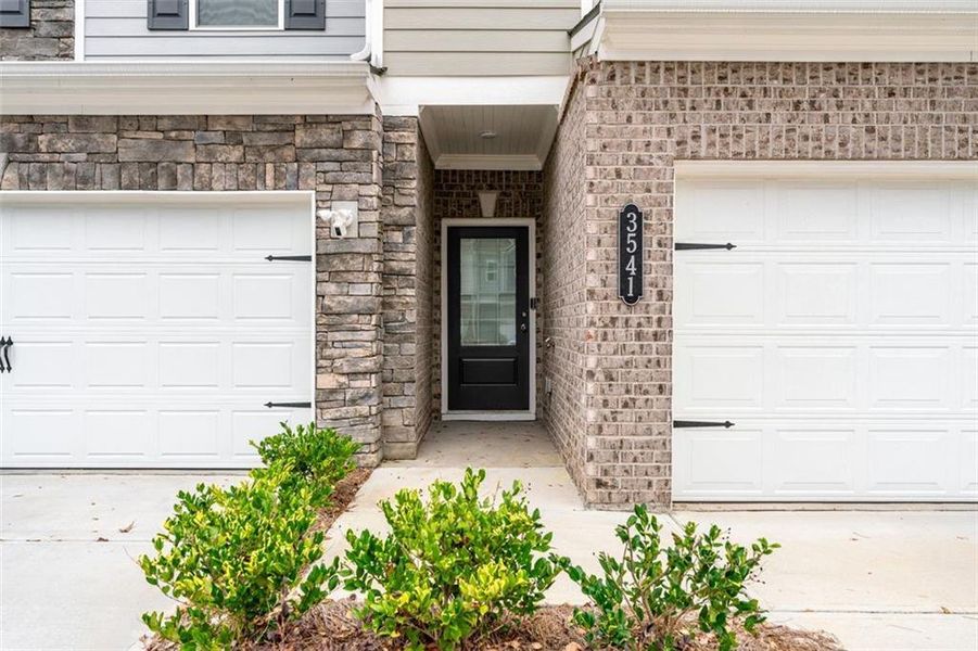 Exterior details and patio area of a home in , Powder Springs (Image 25).