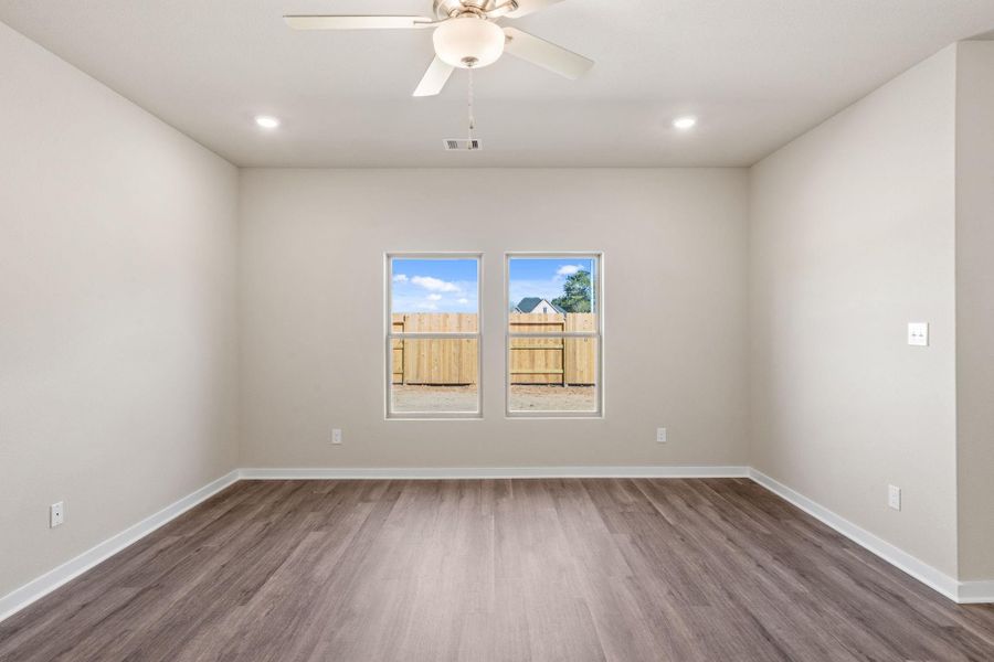 Spacious, unfurnished interior of a new home in Arabella on the Prairie 60', Richmond (Image 18).