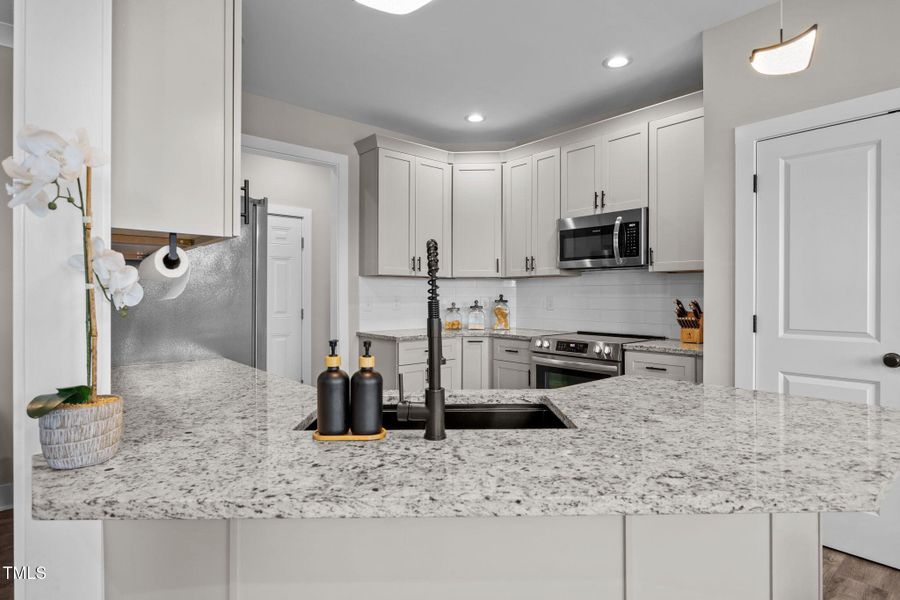 25-web-or-mls-IMG_5863 25-web-or-mls-IMG_5863