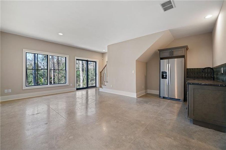Spacious, unfurnished interior of a new home in , Atlanta (Image 43). Spacious, unfurnished interior of a new home in , Atlanta (Image 43).