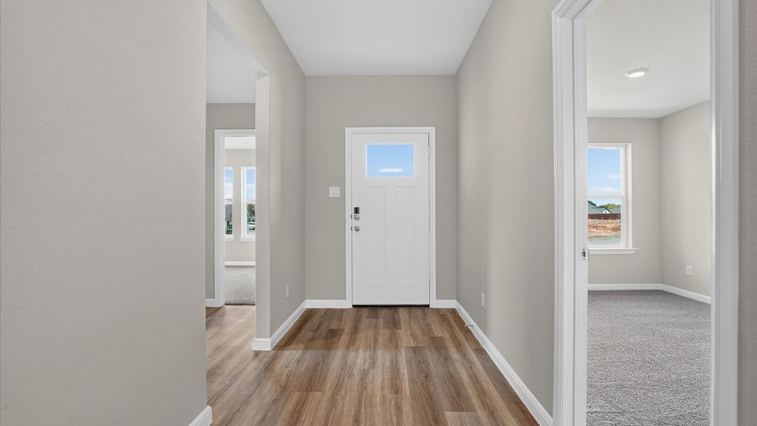 Representative unfurnished interior of a home built from the Fairmount by D.R. Horton in Sandstone Estates, Granbury (Image 11).