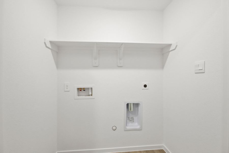 Spacious, unfurnished interior of a new home in Sunset Valley, Hockley (Image 17).