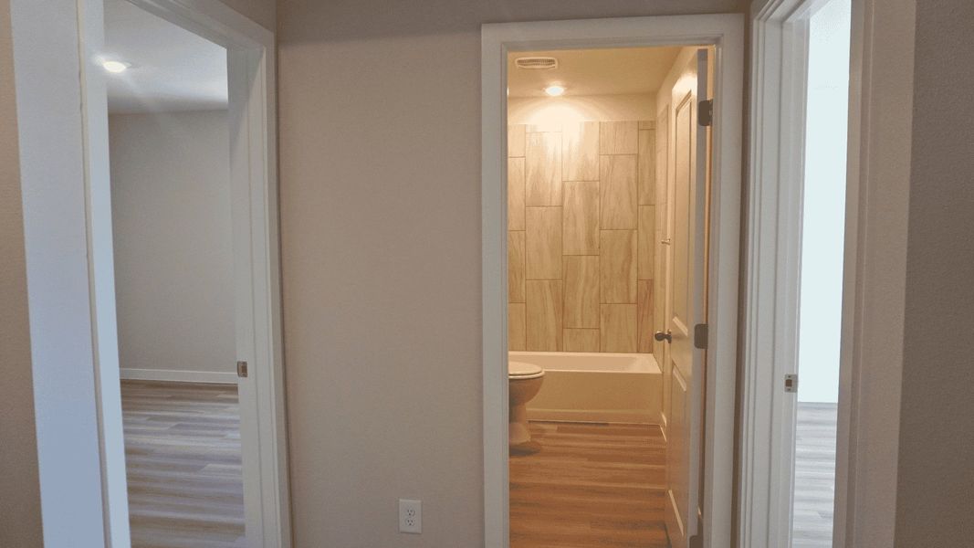 Spacious, unfurnished interior of a new home in London Towne, Corpus Christi (Image 11).
