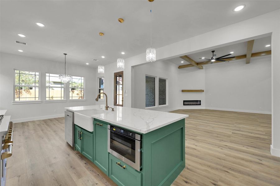 Convenient drawer-style microwave adds a sleek, modern touch to the kitchen Convenient drawer-style microwave adds a sleek, modern touch to the kitchen