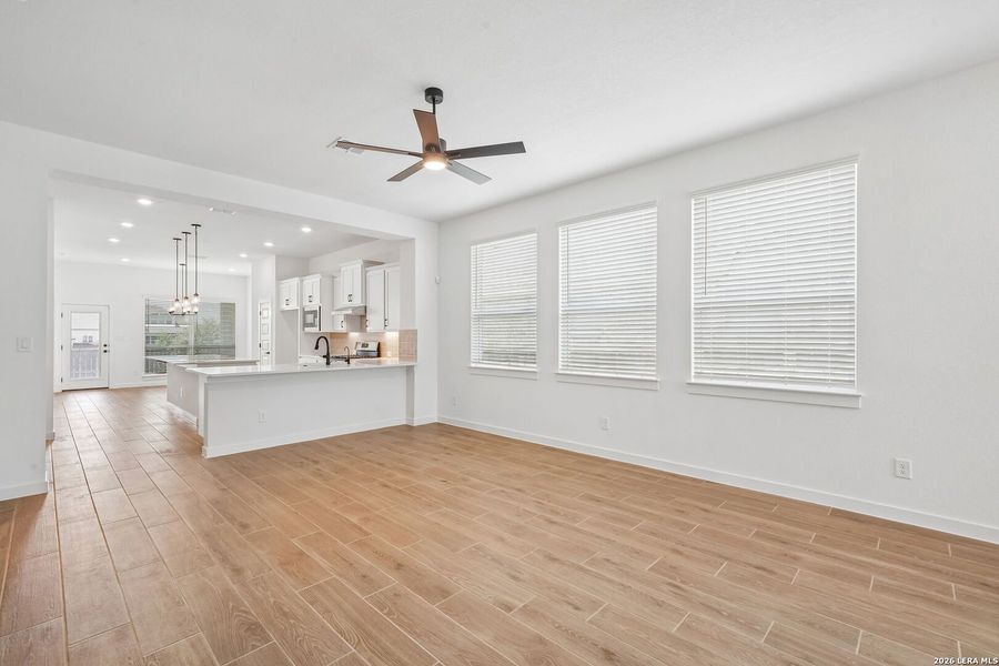 Spacious, unfurnished interior of a new home in Legacy at Lake Dunlap, New Braunfels (Image 18). Spacious, unfurnished interior of a new home in Legacy at Lake Dunlap, New Braunfels (Image 18).