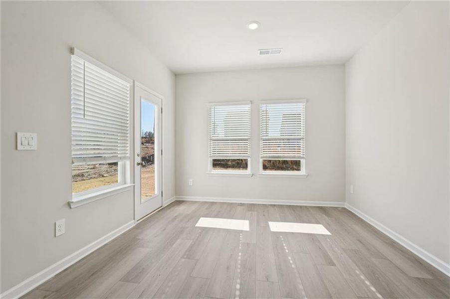 Spacious, unfurnished interior of a new home in Hawthorne Station, College Park (Image 41).