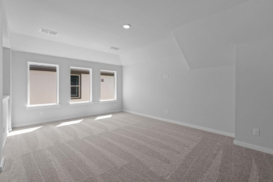 Spacious, unfurnished interior of a new home in Sienna 45', 50', Missouri City (Image 30).