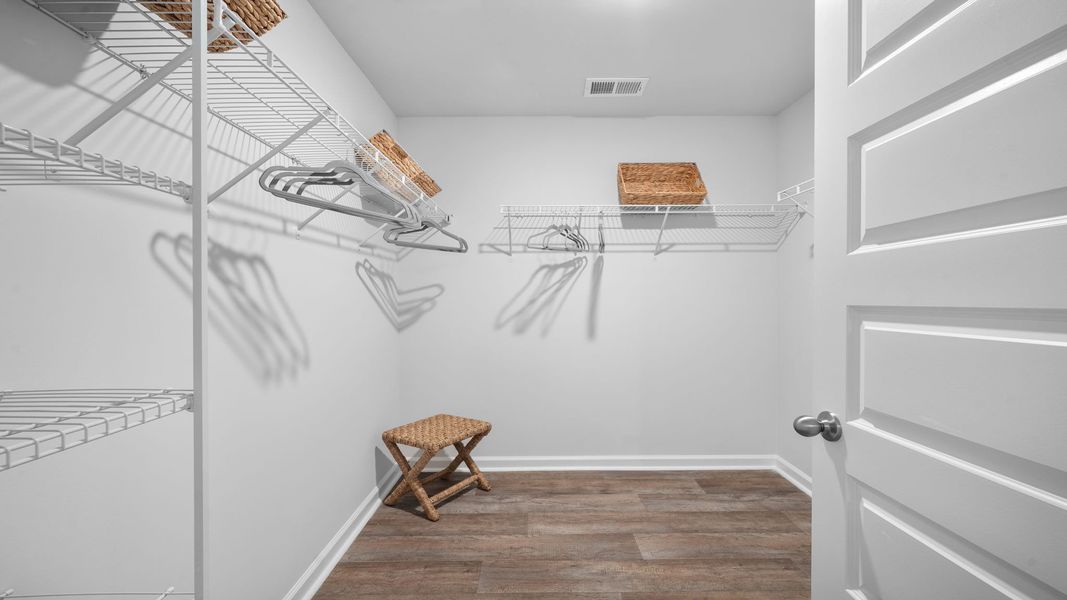 Spacious, unfurnished interior of a new home in Stockyard, Statesboro (Image 21).