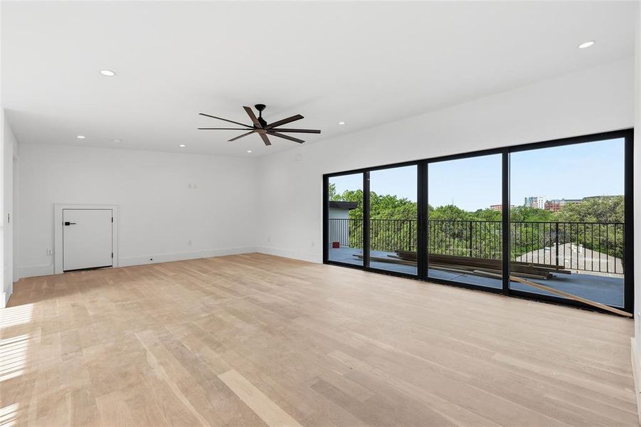 Spacious, unfurnished interior of a new home in , Dallas (Image 28).