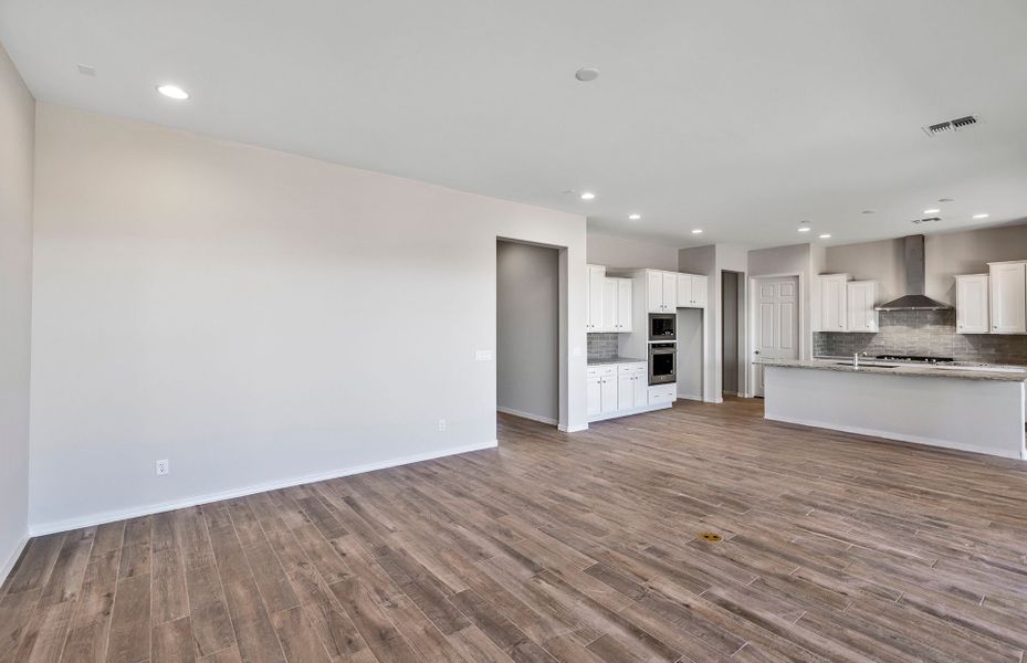 Spacious, unfurnished interior of a new home in Del Webb at Rocking K, Tucson (Image 23).