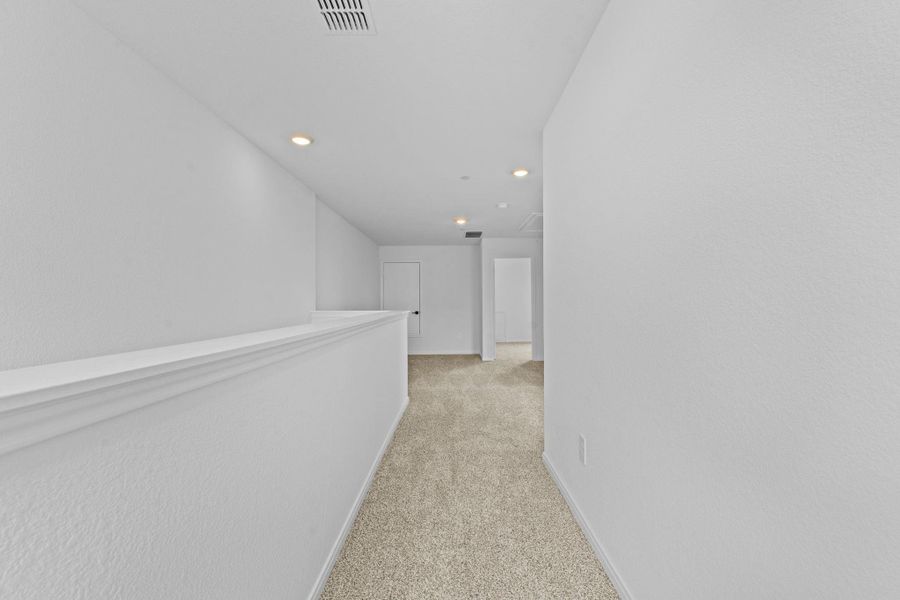 Spacious, unfurnished interior of a new home in Avery Centre, Round Rock (Image 26).