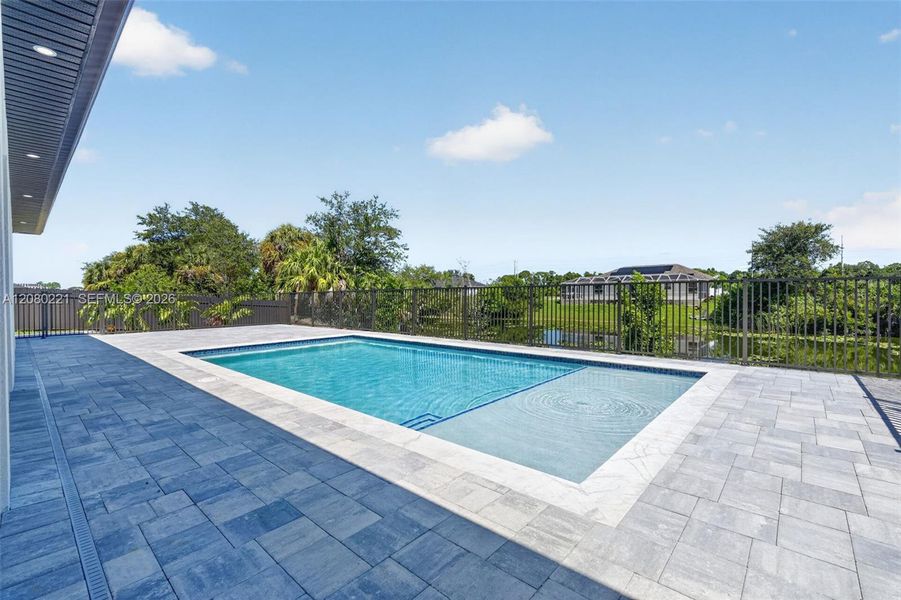 Exterior details and patio area of a home in , Cape Coral (Image 41).