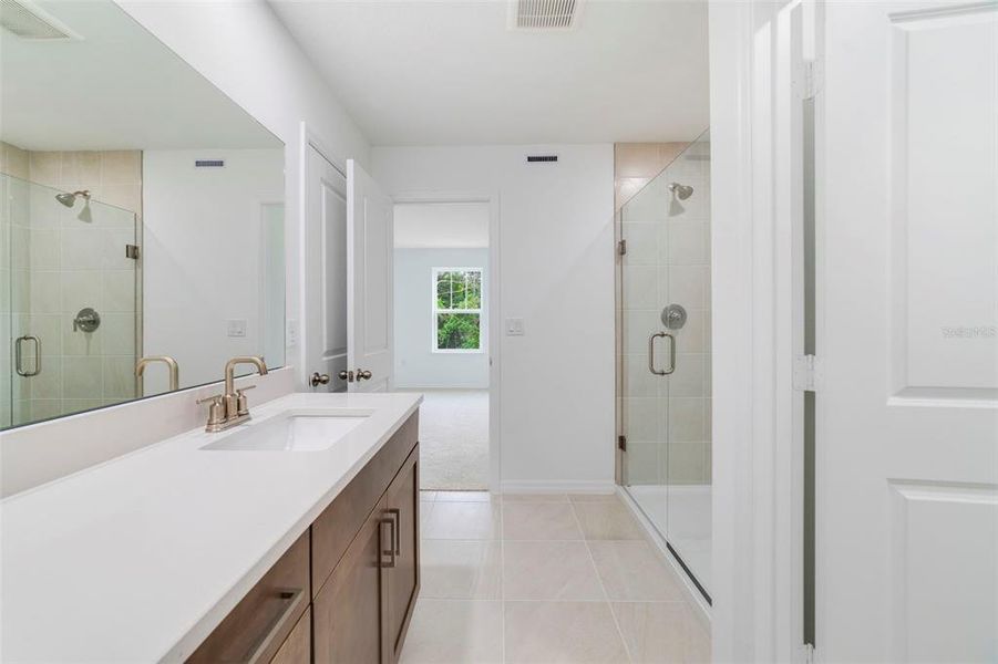 Furnished interior view inside a new home in Towns at Greenleaf, Oviedo (Image 10).