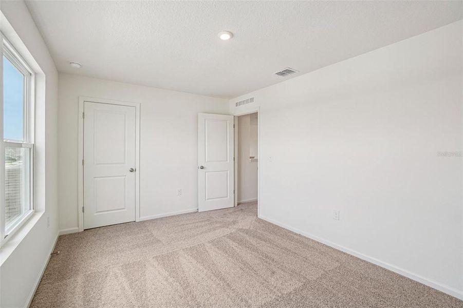 Spacious, unfurnished interior of a new home in Sumter Villas, Sumterville (Image 16).