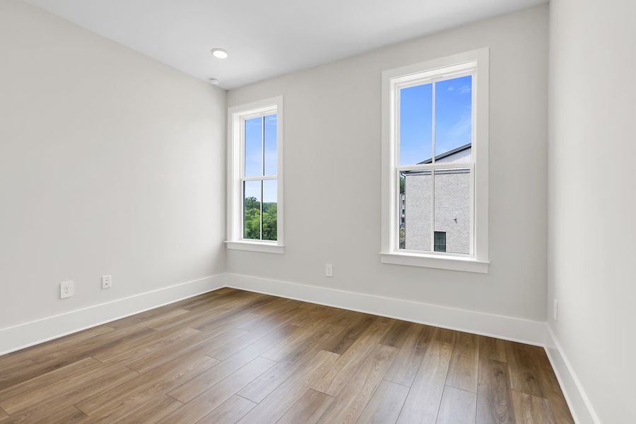Spacious, unfurnished interior of a new home in Echo Park, Suwanee (Image 40).