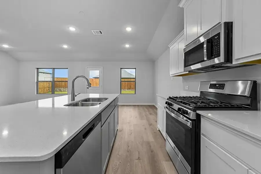 Furnished interior view inside a new home in Rolling Ridge, Van Alstyne (Image 10).