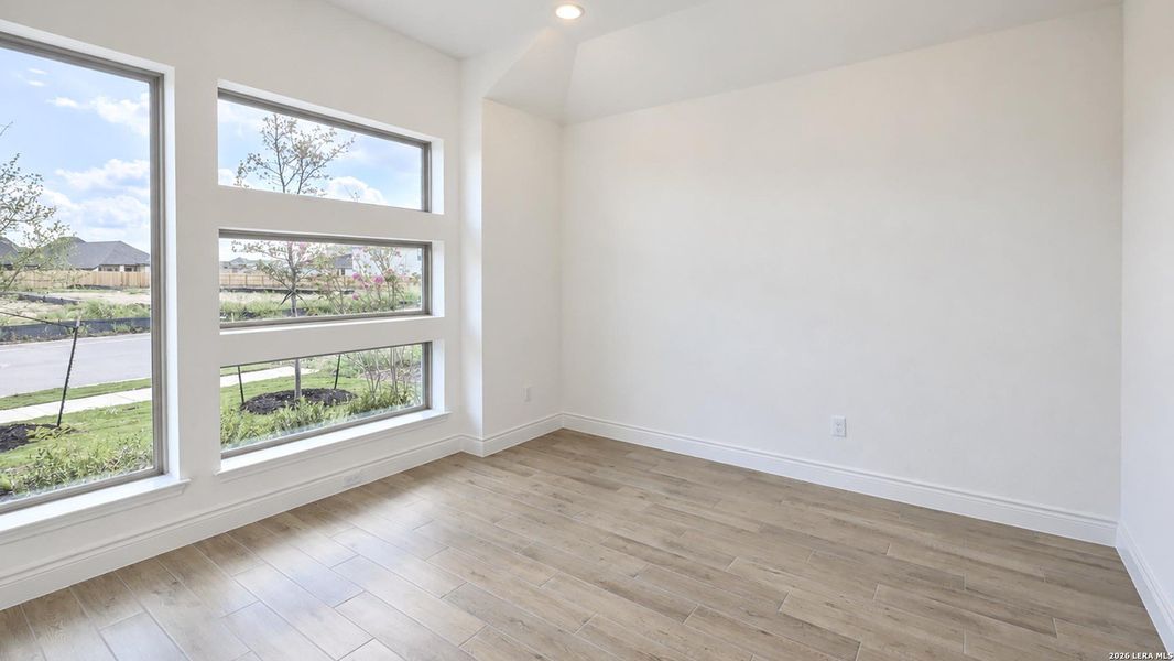 Spacious, unfurnished interior of a new home in Legacy at Lake Dunlap, New Braunfels (Image 20).