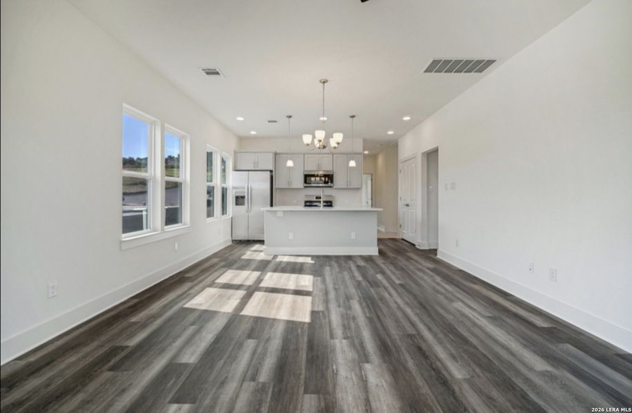 Spacious, unfurnished interior of a new home in , San Antonio (Image 14).