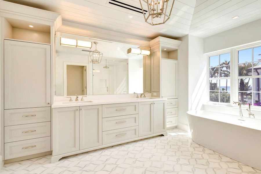 Guest House VIP Suite Bath