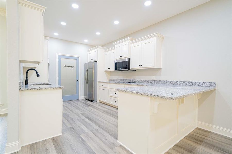 Furnished interior view inside a new home in , Gladewater (Image 5).