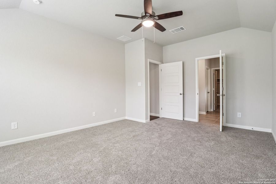 Spacious, unfurnished interior of a new home in Kallison Ranch, San Antonio (Image 20). Spacious, unfurnished interior of a new home in Kallison Ranch, San Antonio (Image 20).