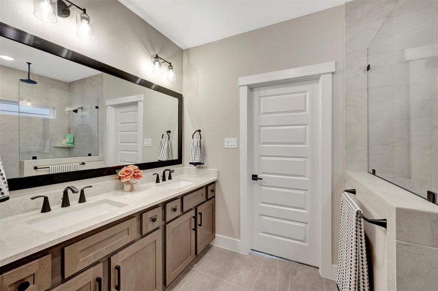 Furnished interior view inside a new home in Retreat at Oak Park, Houston (Image 16).