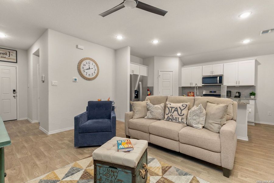 Furnished interior view inside a new home in Saengerhalle Meadows, New Braunfels (Image 14). Furnished interior view inside a new home in Saengerhalle Meadows, New Braunfels (Image 14).