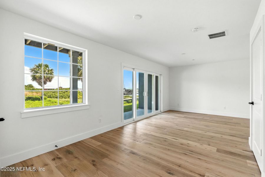 Spacious, unfurnished interior of a new home in , St. Augustine (Image 35).