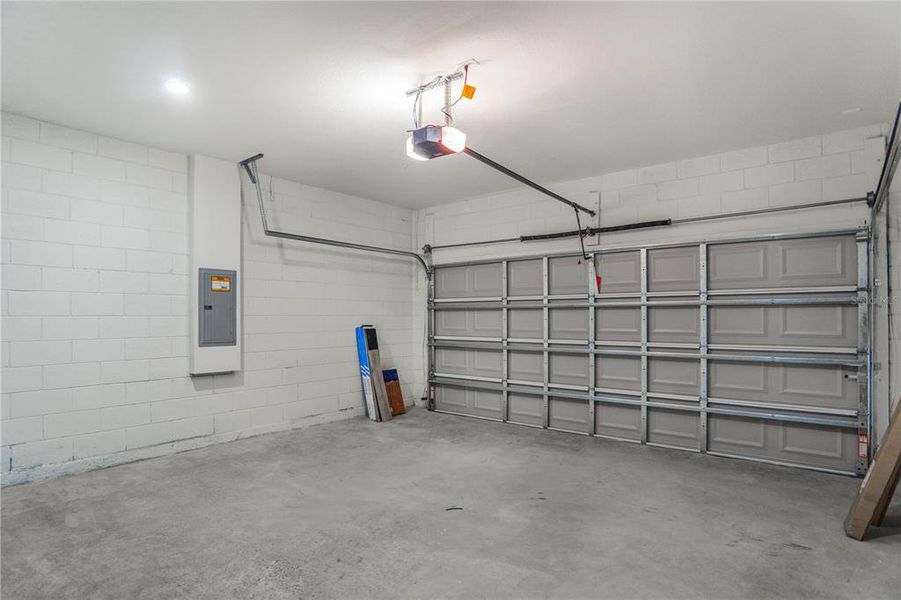 Spacious, unfurnished interior of a new home in , Citrus Springs (Image 28). Spacious, unfurnished interior of a new home in , Citrus Springs (Image 28).