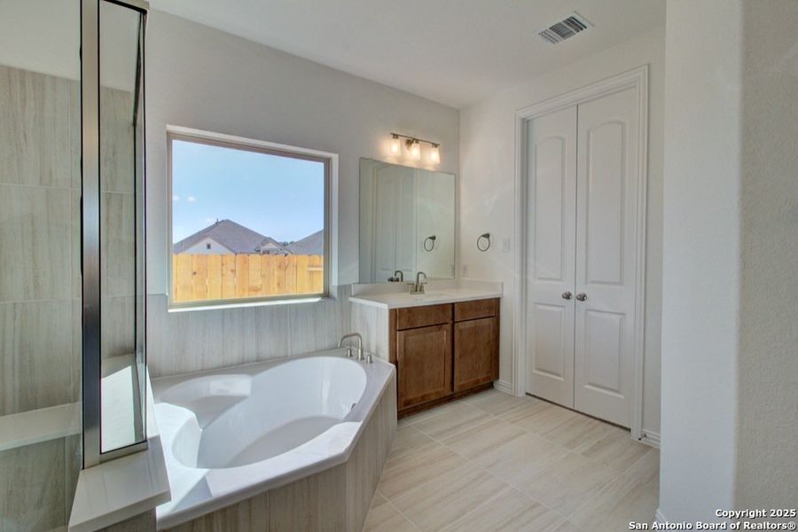 Furnished interior view inside a new home in Meyer Ranch – Premier, New Braunfels (Image 6).