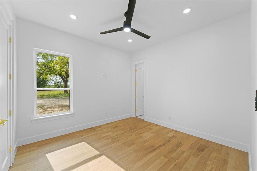 Spacious, unfurnished interior of a new home in , Weatherford (Image 23).