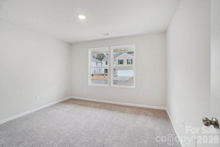 Spacious, unfurnished interior of a new home in Frey Creek, Spartanburg (Image 19).