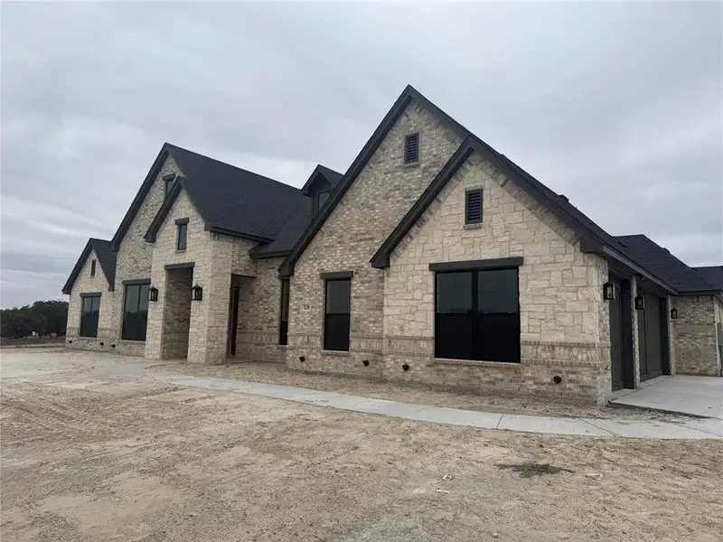 Image 4 of a home in .