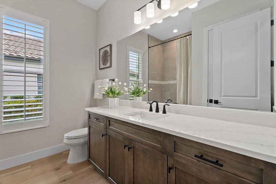 Furnished interior view inside a new home in Gran Place, Venice (Image 32).