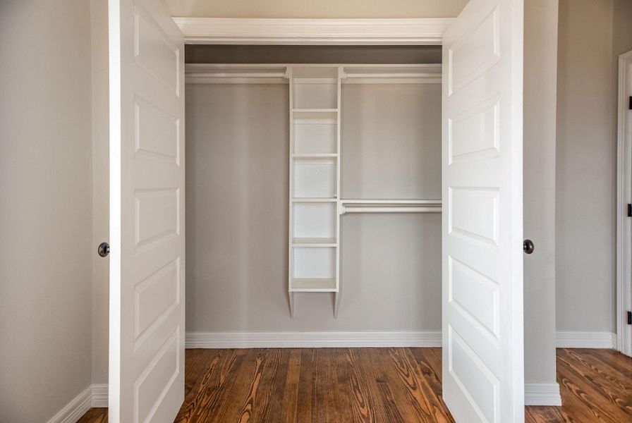 Spacious, unfurnished interior of a new home in , Port Lavaca (Image 28).