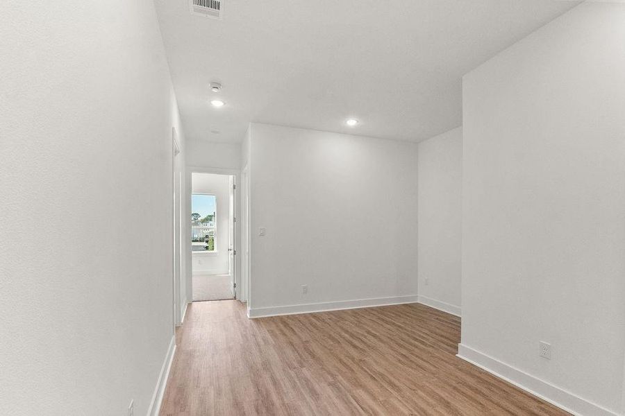 Spacious, unfurnished interior of a new home in , Houston (Image 28).